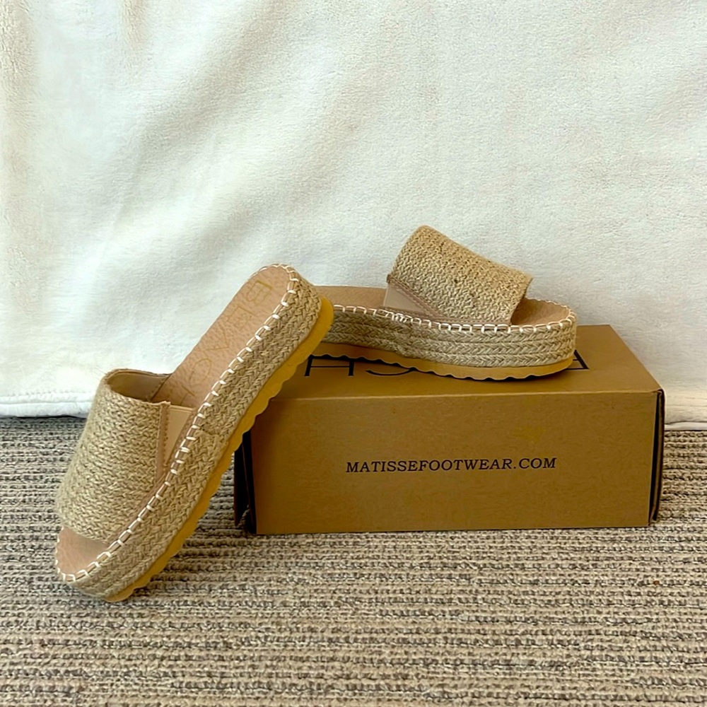 Women’s Beach platform slides